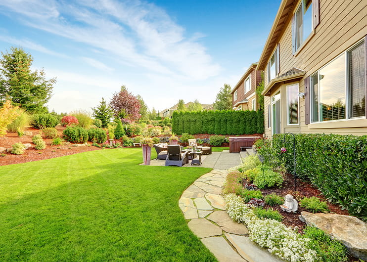 Lawn care services in Newmarket and Aurora